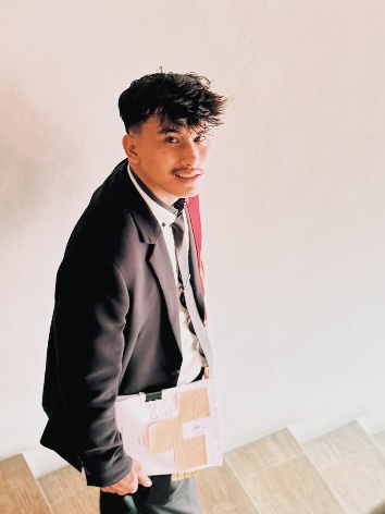 Contoh Foto Wisudawan